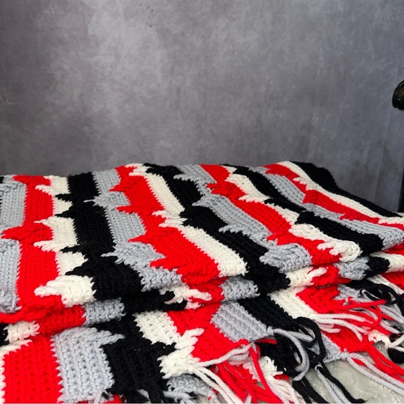 Blanket Quilt Handmade Vintage Black White Red Gray Raised Pattern 4 Ft X 6 Ft - Picture 1 of 3